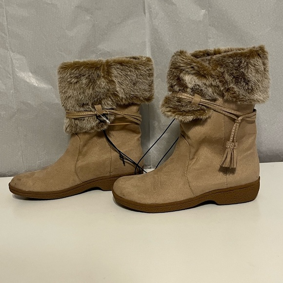 NEW Merona faux suede leather boots w/ faux fur Tan winter snow boots Vegan 6.5 - Picture 3 of 10